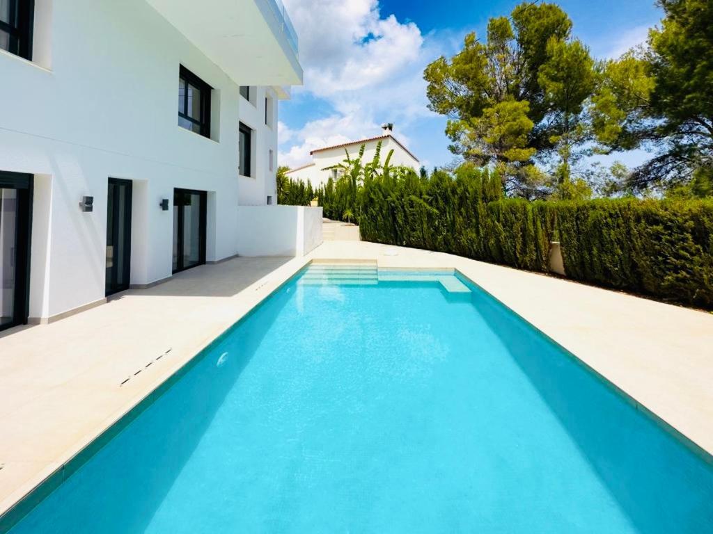 Lujo Playa Piscina Jardin Barbacoa Ideal Familias Y Grupos Willa Calpe